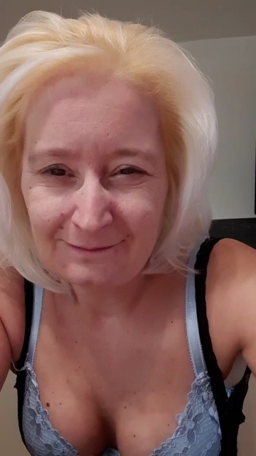 GeileEstelle 18-08-2021 Topless 